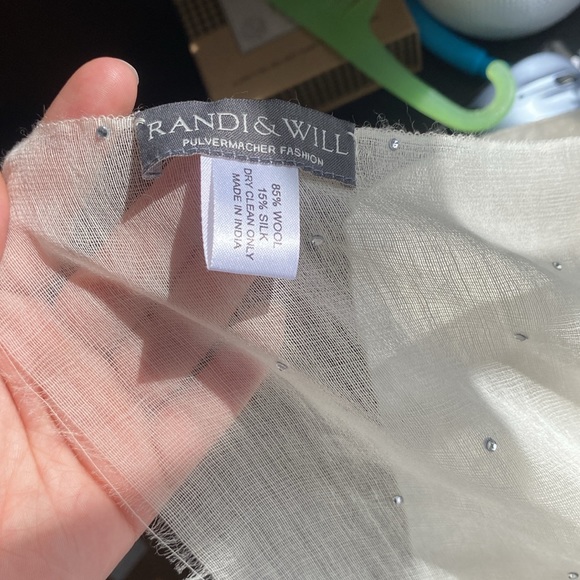 RANDI AND WILL STARDUST SHAWL - Picture 2 of 3